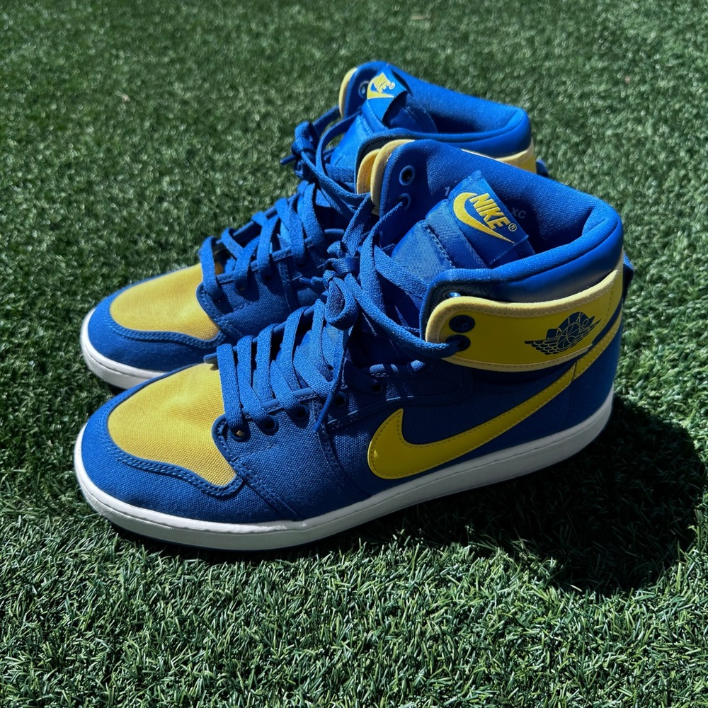[SOLD] Nike High-Top Sneakers in Blue and Yellow